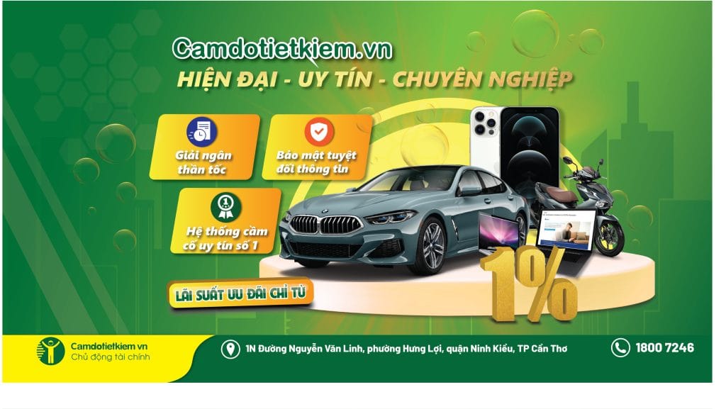 cầm điện thoại